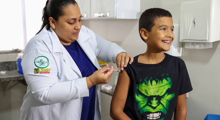 Frederico Ribeiro chegou contente para tomar garantir sua proteção e evitar pegar dengue novamente