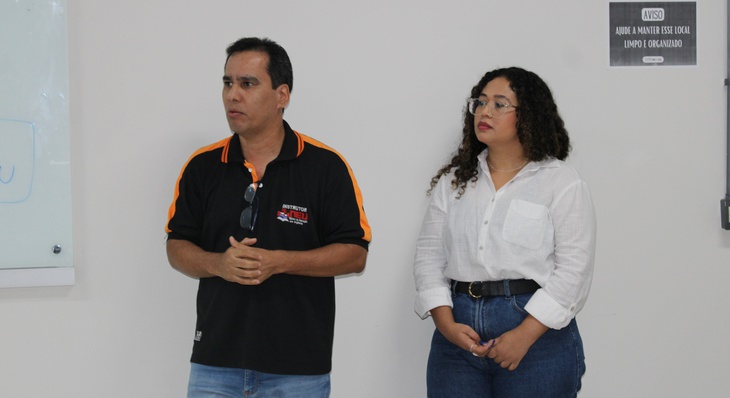 Enfermeiro emergencista do Samu, Mauro Maués, e a psicóloga Maria de Fátima Pereira de Carvalho ministraram o curso