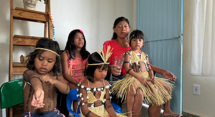Ao lado de filhos e netos, Teresinha Xerente, cujo nome na língua indígena é Sdupudy, destacou o respeito por suas raízes