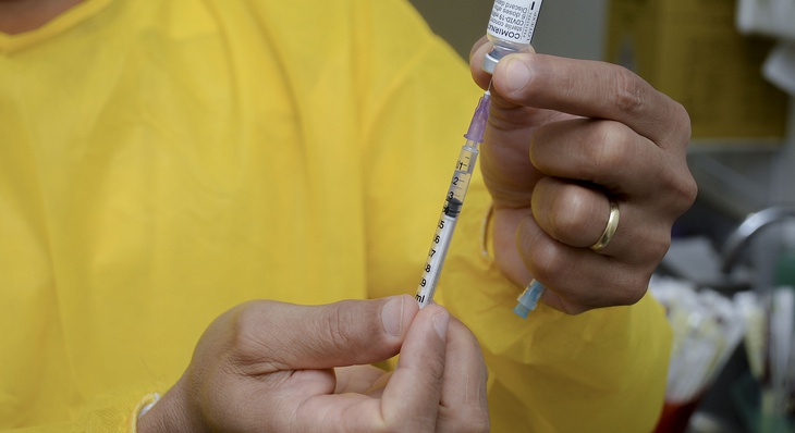 Vacinação com imunizante da Pfizer é ampliada para público com comorbidades