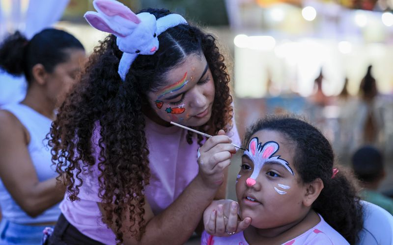 Pintura facial - Foto Lia Mara (3)