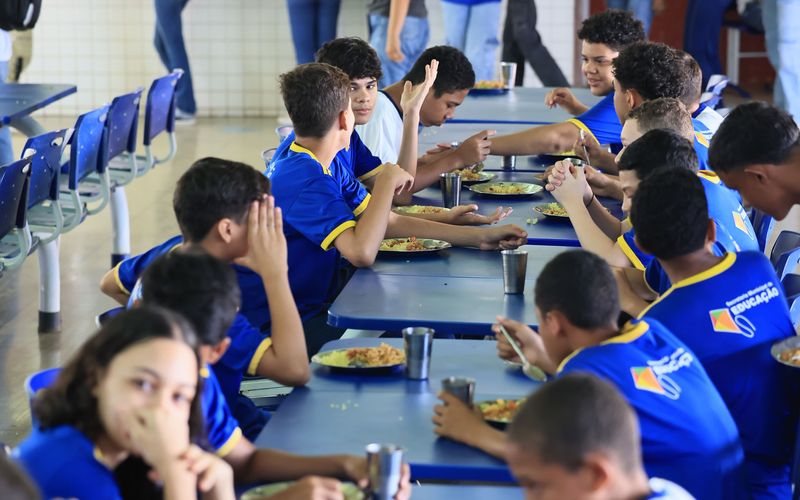 Merenda e uniformes novos - Edu Fortes (58)