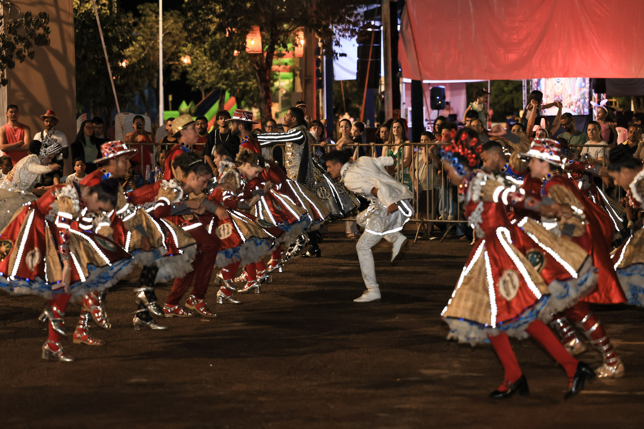 Apresentação dança popular Explosão Amor Caipira - Foto lia Mara (3)