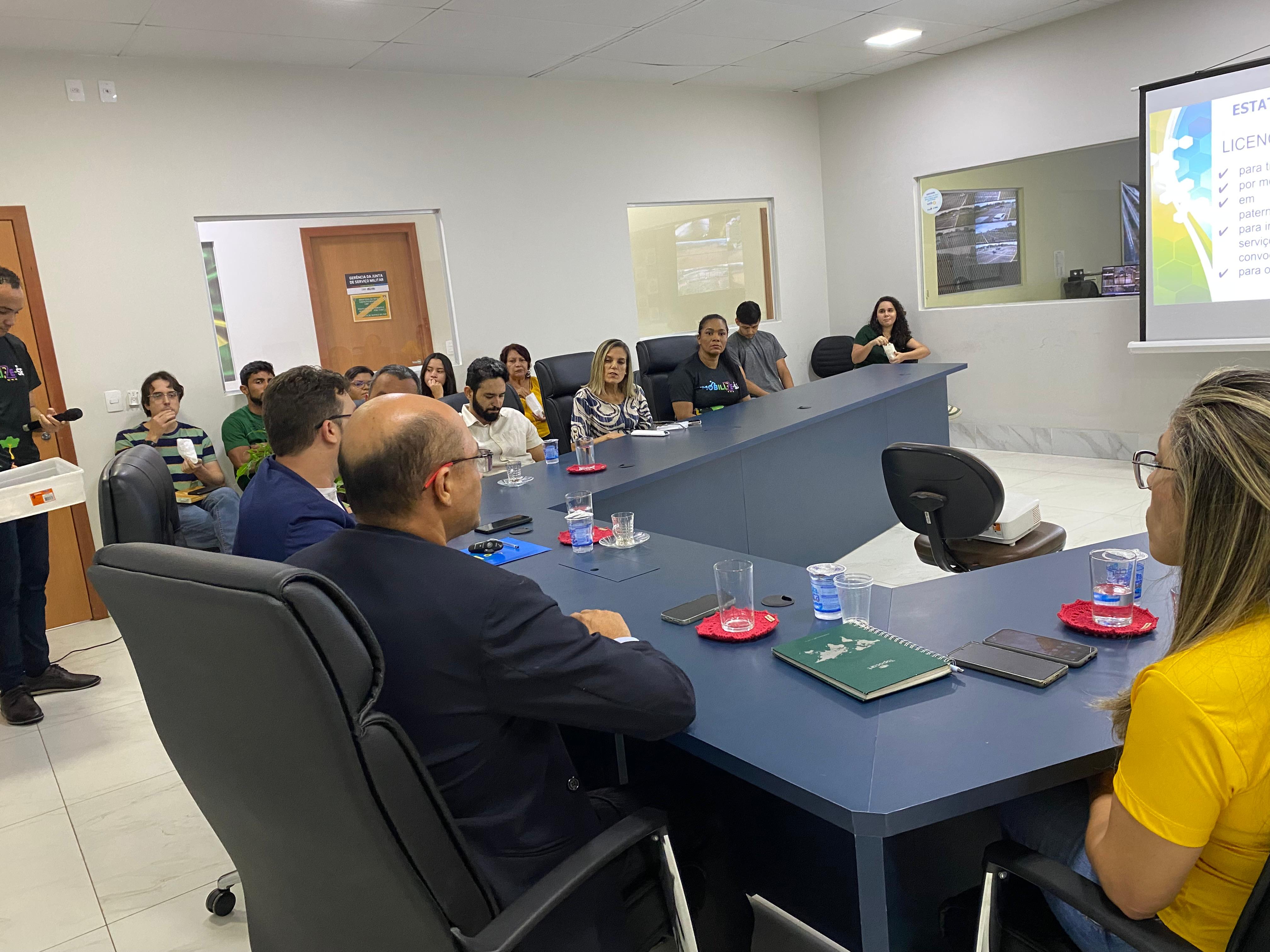 Servidores da Prefeitura participam de forma interativa da palestra que abordou os direitos do servidor 