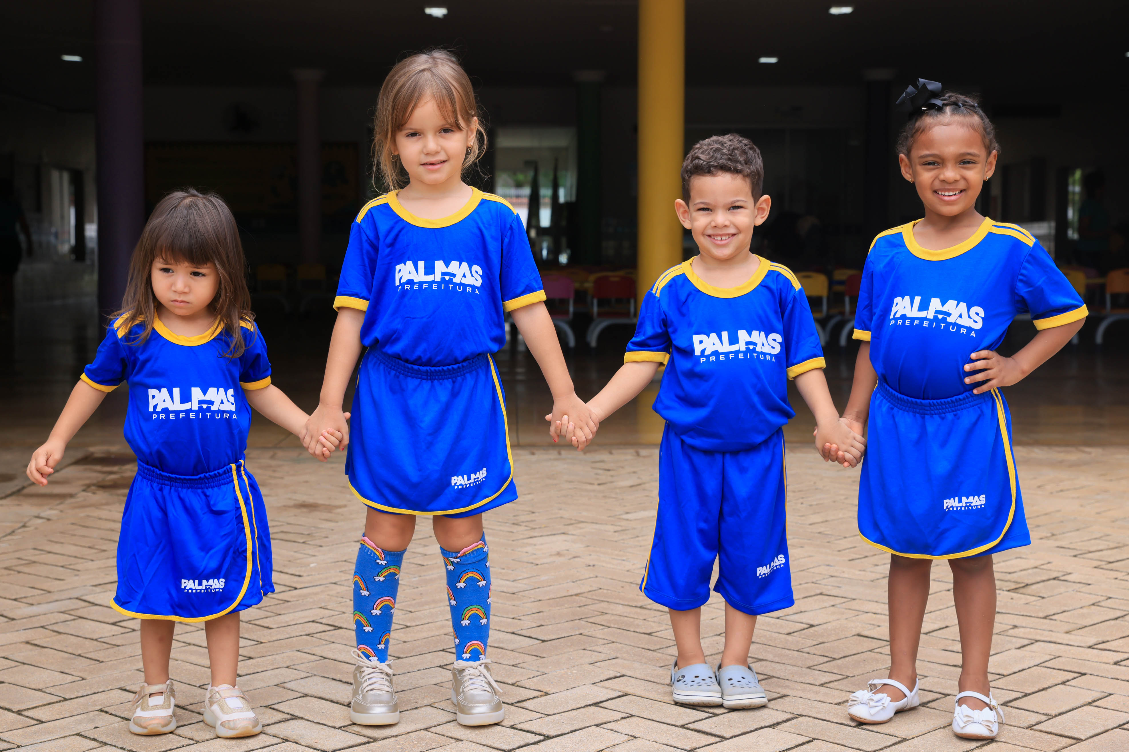 Prefeitura  de Palmas inicia entrega dos novos uniformes com a cor azul, atendendo pedido das famílias