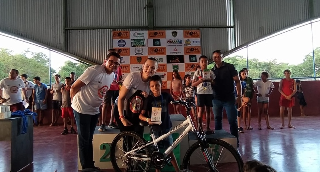 Corridinha de Natal arrecada mais de meia tonelada de alimentos para doação