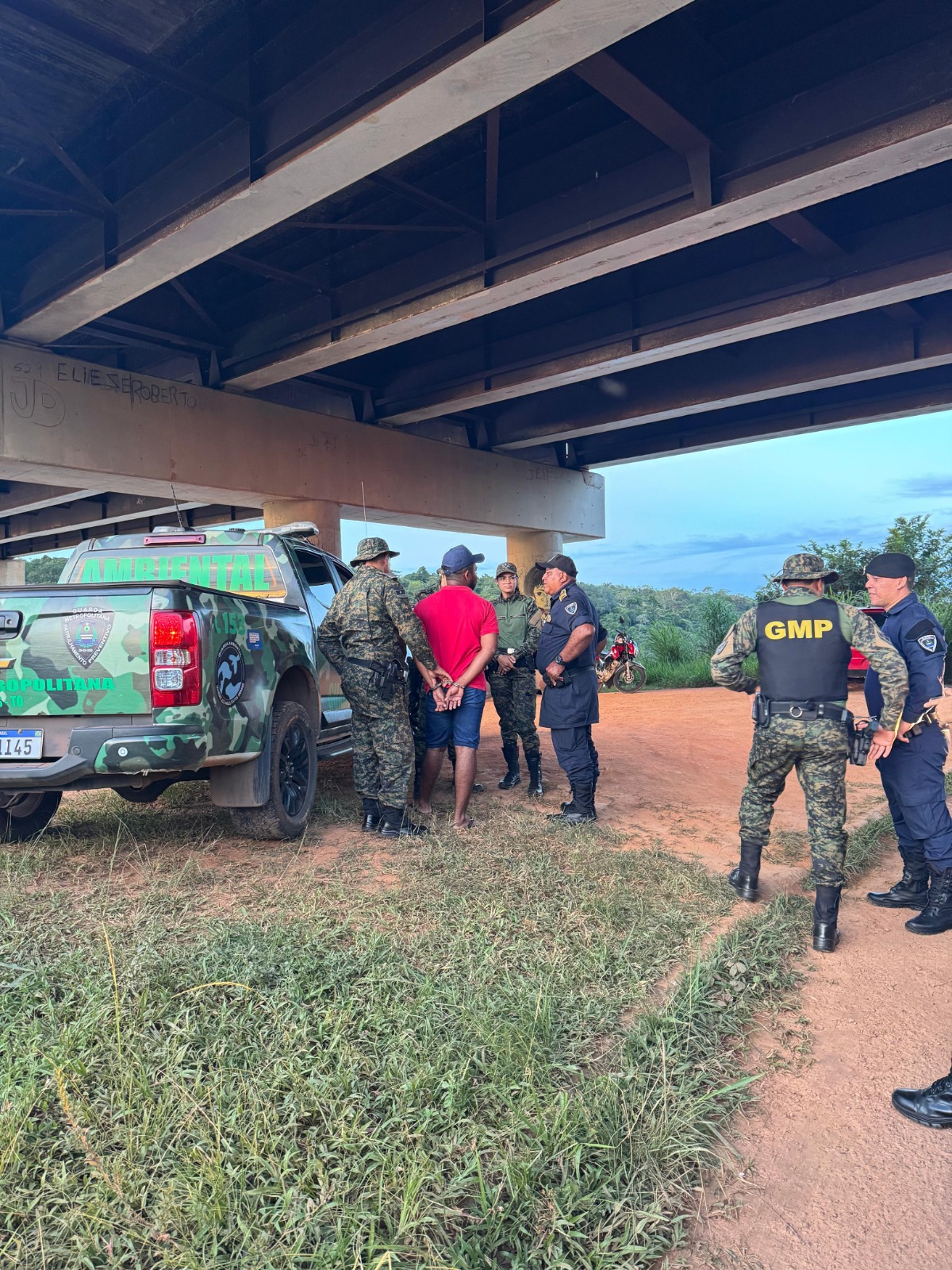Guarda Metropolitana detém infratores em ocorrências de trânsito e fiscalização ambiental