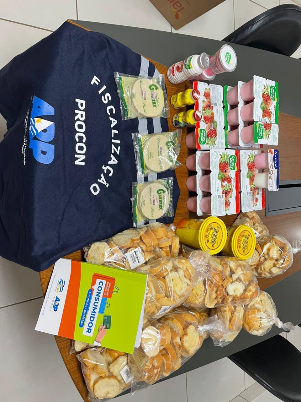 Procon de Palmas apreende produtos irregulares em estabelecimento da região sul da Capital