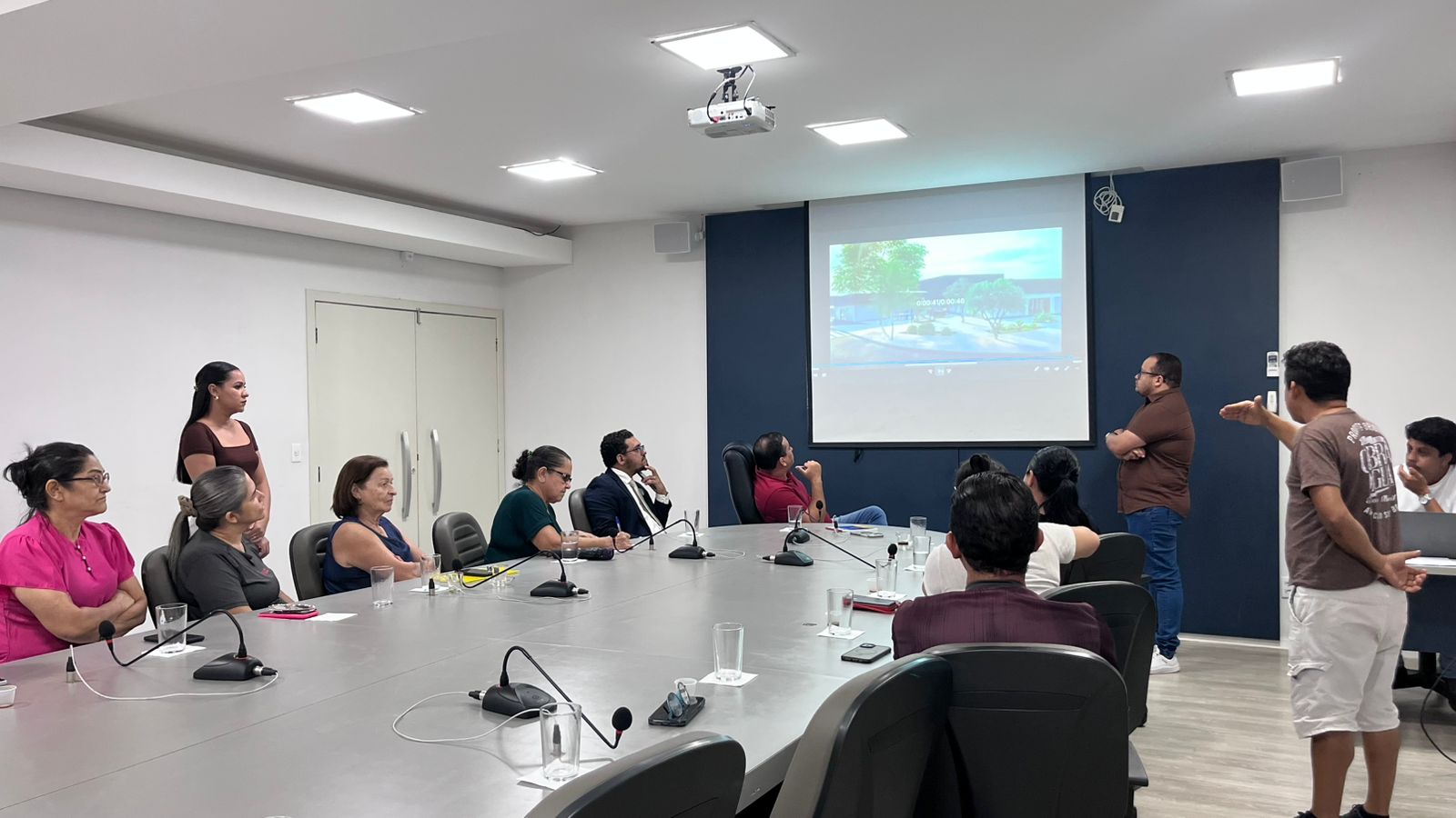 Prefeitura de Palmas avança no diálogo com comerciantes do Camelódromo sobre melhorias estruturais