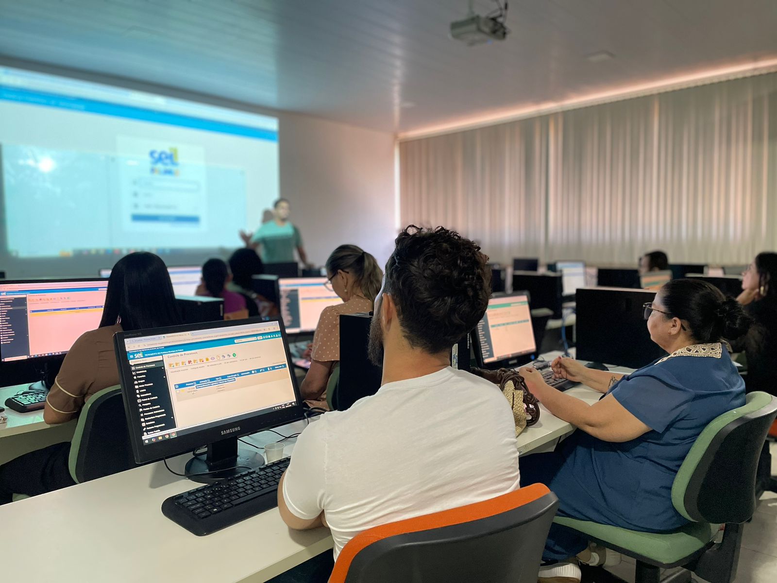 Prefeitura de Palmas realiza capacitação de servidores para uso do Sistema Eletrônico de Informações (SEI)