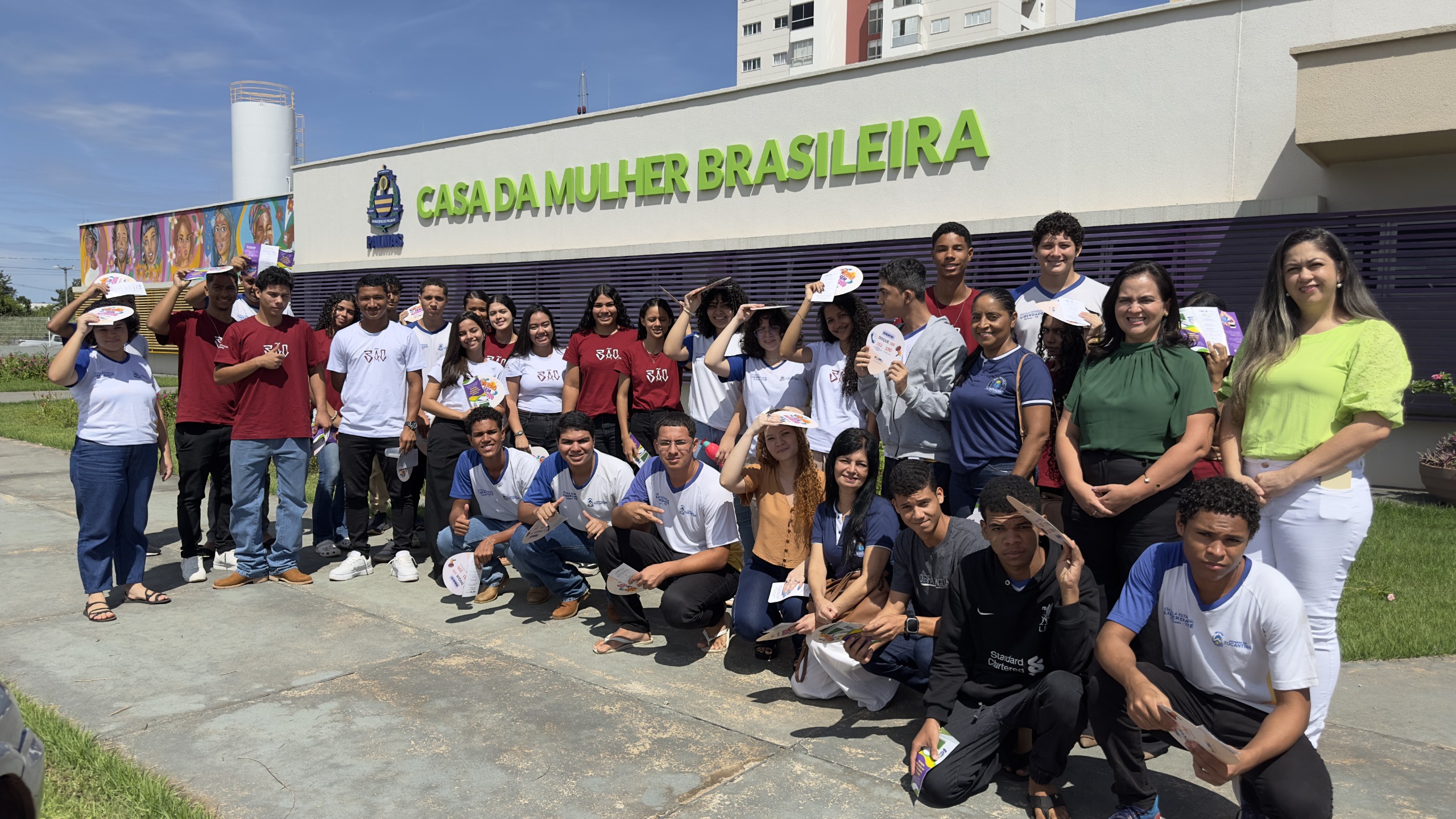 Estudantes do ensino médio visitam a Casa da Mulher Brasileira e conhecem rede de atendimento em Palmas