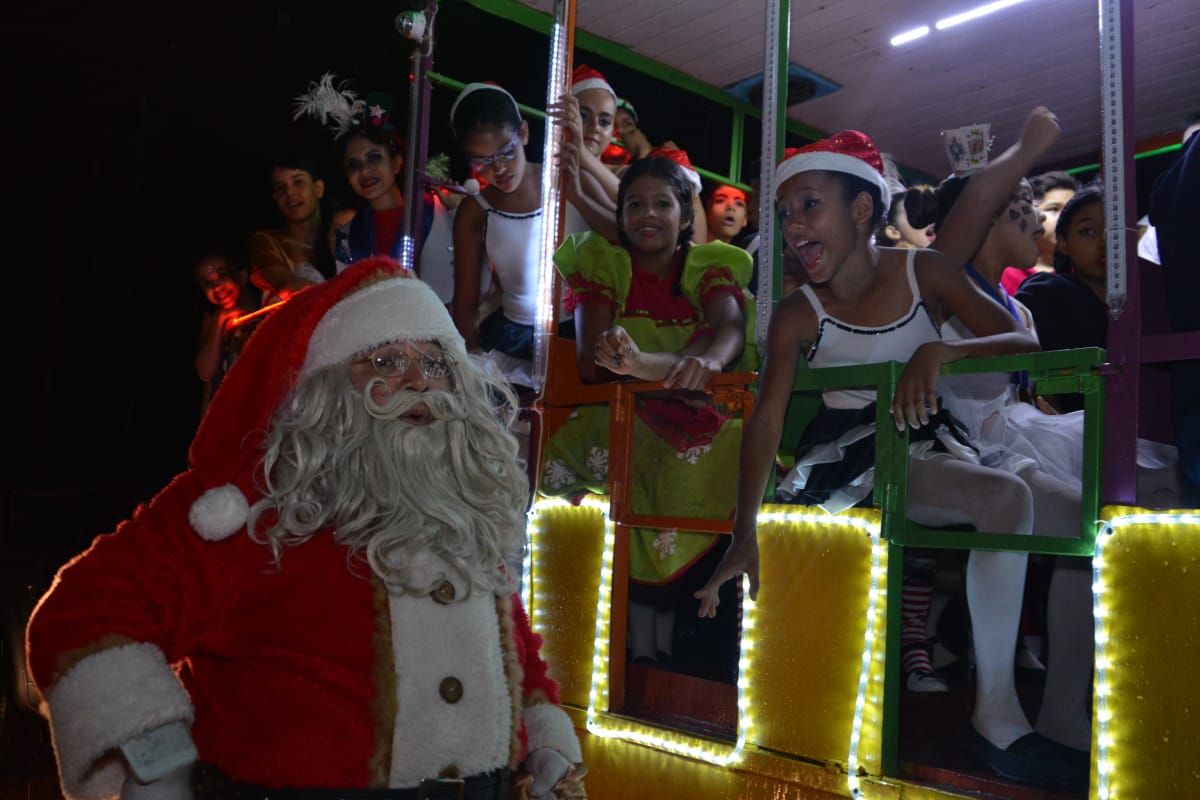 Espetáculo natalino e coreografias do Coral da ETI Pe. Josimo marcam  abertura da Estação Natal Cidade Encantada no PPI - Prefeitura Municipal de  Palmas - TO