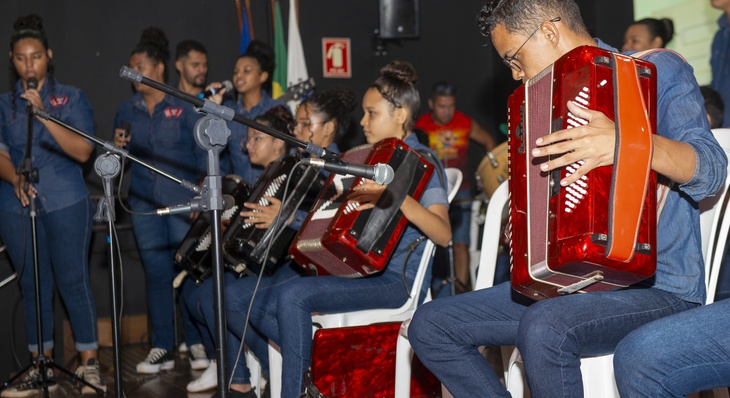 Os adolescentes da Orquestra Graciosa mostraram oConferência Municipal dos Direitos da Criança e do Adolescente