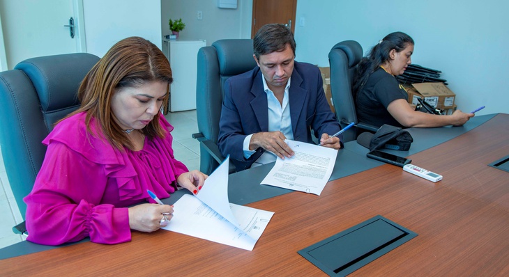 Secretária de Desenvolvimento Social, Adriana Aguiar, recebe empresários na sede da pasta nesta terça, 31