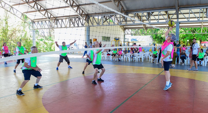 No voleibol adaptado, as regras são diferentes, mas a alegria e entusiasmo estão  sempre presentes na quadra