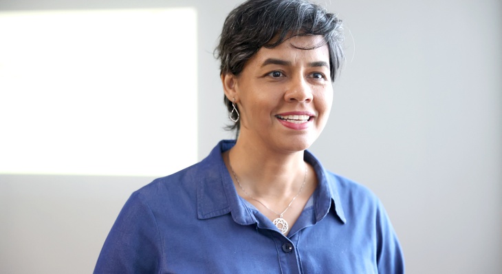Amélia Gomes é bacharel em Serviço Social, especialista em Homeopatia, Gestão em Serviço Social e formada em Eneagrama pela Formação Eneagrama Shalom, escola do IESH