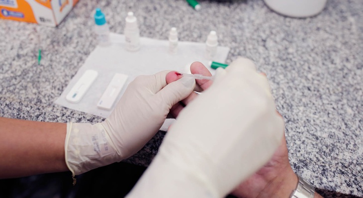 O Centros de Saúde de Palmas realizam os testes rápidos para detecção das hepatites B e C, HIV/AIDS e sífilis