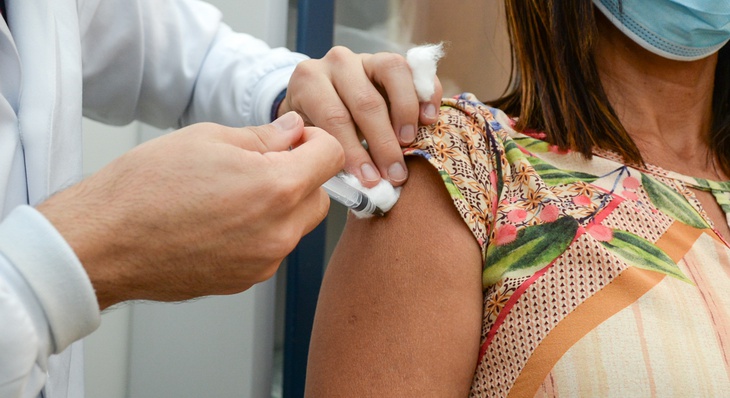 Vacina contra o coronavírus deve ser administrada em duas doses