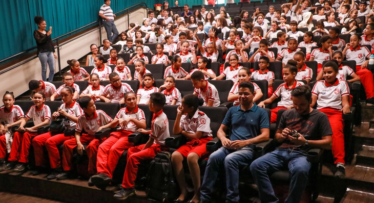Estudantes das Escolas Municipais   Margarida Lemos, Beatriz Rodrigues e Padre Josimo participaram da abertura do 'Você na Tela'