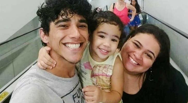 Edcarlos e Ana Flávia, que se conheceram no último show do Jota em Palmas, comemoraram a data com a filha Alice