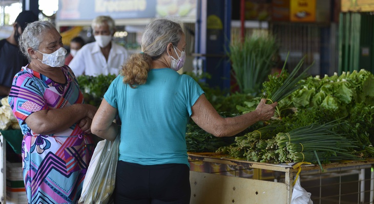 Nutricionista lembra que a compra dos alimentos da estação pode ser feita em feiras