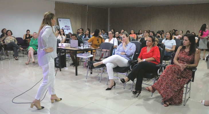A palestra ‘Vida Profissional e Maternidade’ foi ministrada pela master coach Maria Meirelles