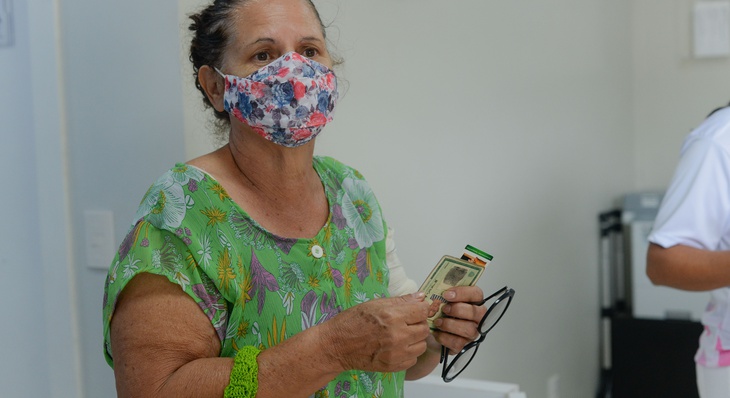 Beneficiada com os serviços de saúde, Ana Maria Santana, 60 anos, fez exames de papanicolau e mamografia