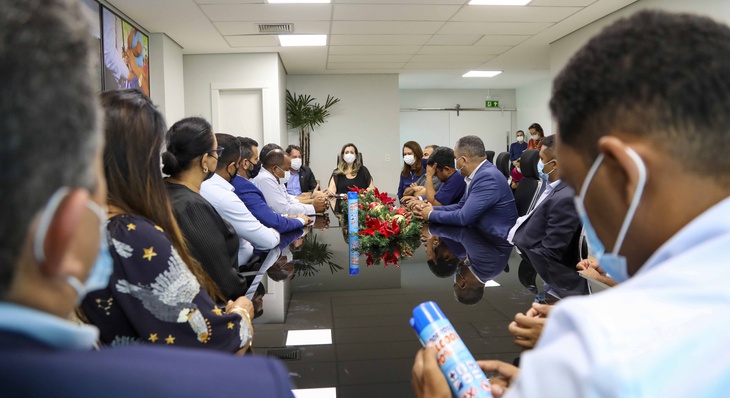 Reunião da prefeita Cinthia Ribeiro com parlamentares de Palmas