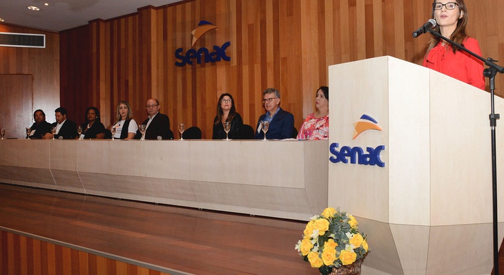 A presidente da Fesp, Jaciela Leopoldino, destacou o protagonismo dos residentes da área de farmácia no SUS da Capital