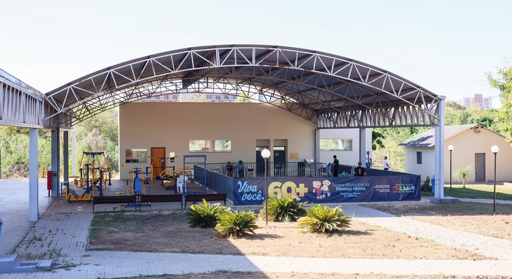 Parque Municipal da Pessoa Idosa atende 300 alunos em diversas modalidades esportivas