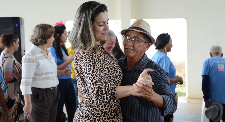 Lauro Guimarães, de 76 anos:  “Envelhecer com saúde é viver de novo. Amo dançar e fazer amigos aqui”