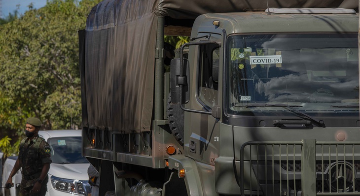  Caminhão do Exército Brasileiro traz homens e insumos para operação de desinfecção e esterilização no Prédio central da Sedes