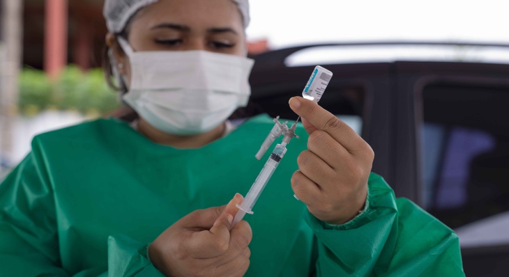 Equipes da Semus atendem em seis postos de vacinação neste feriado