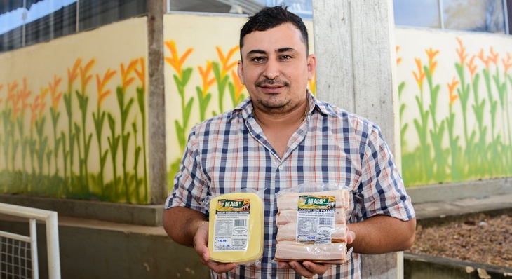 O empresário Fredson Rocha trabalha como representante de uma distribuidora de alimentos por 10 anos