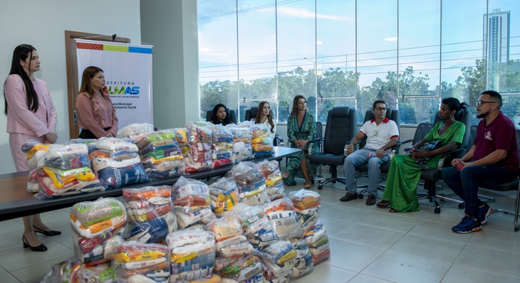 Foram arrecadados 800 quilos de alimentos por meio do ingresso solidário em show realizado no auditório do Centro de Convenções Arnaud Rodrigues (Parque do Povo), em Palmas