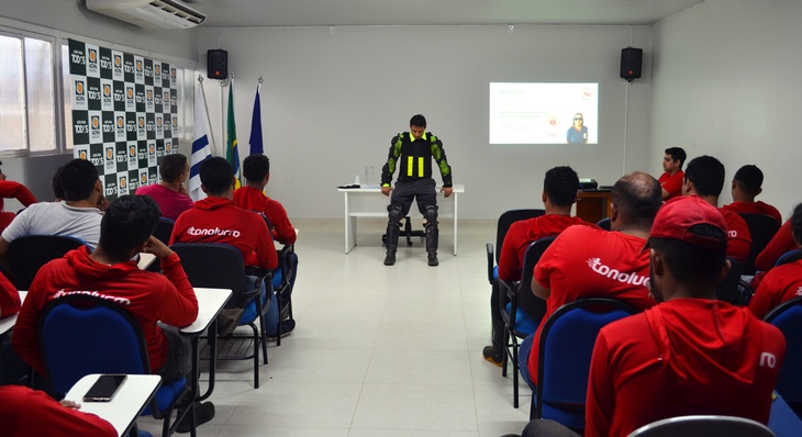 Palestra contou a participação de todos os motociclistas colaboradores, que fazem o trabalho de entregas da empresa