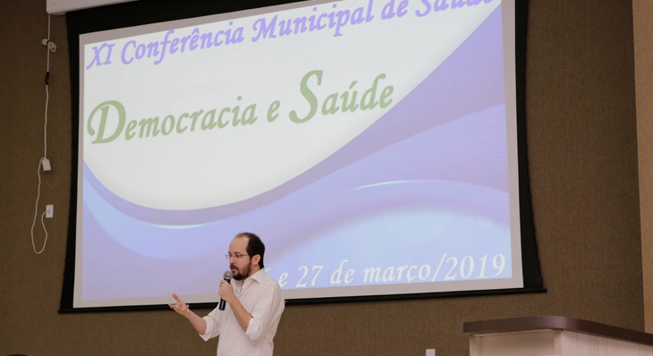 Secretário executivo da Semus, Frederico Silvério apresentou os eixos temáticos abrindo espaço para o debate