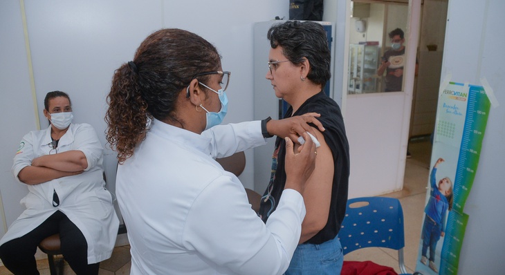 Imunização deste sábado, 19, segue até às 17 horas em Unidades de Saúde específicas
