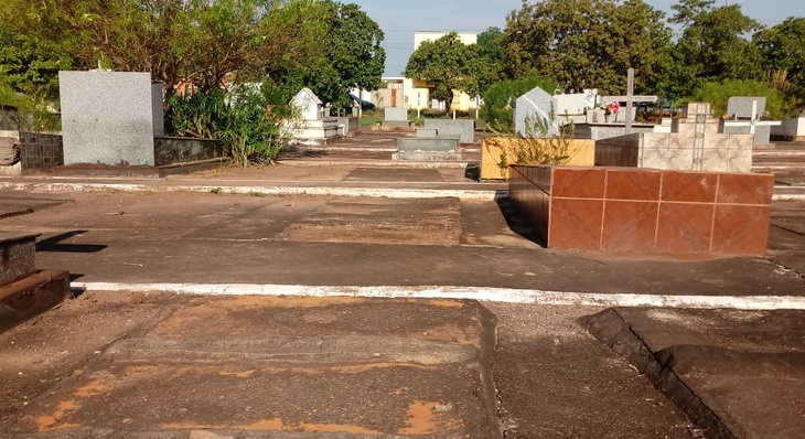 No Cemitério São Miguel, em Taquaralto, manutenções e limpezas estão sendo concluídas 