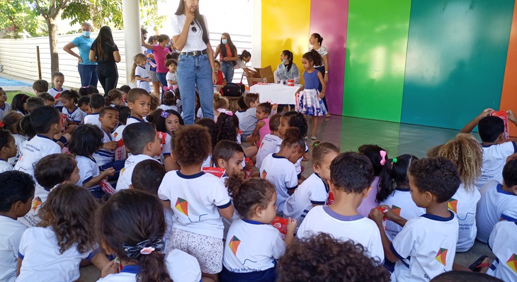 Odontóloga preceptora da Fesp, Tatiane Cardoso, levou o tema saúde bucal a 122 crianças da rede municipal de Palmas