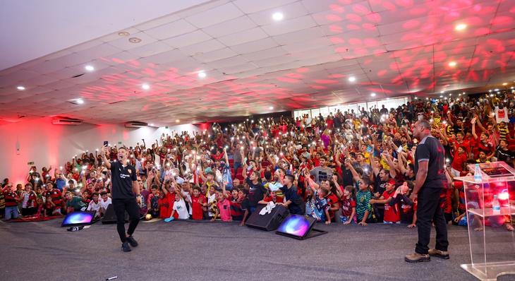 Grande público prestigia palestra O Segredo dos Campeões com Diego Ribas