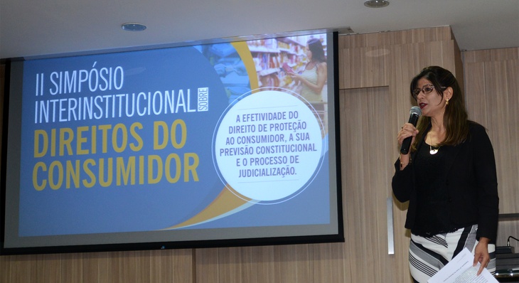 A diretora do Procon, Liliane de Moura Borges falou aos presentes