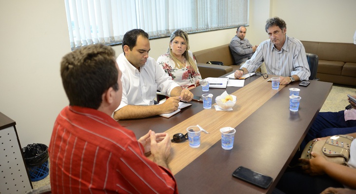 Secretário de Governo e Relações Institucionais, Cesar Guimarães, ouviu as solicitações do sindicato dos servidores