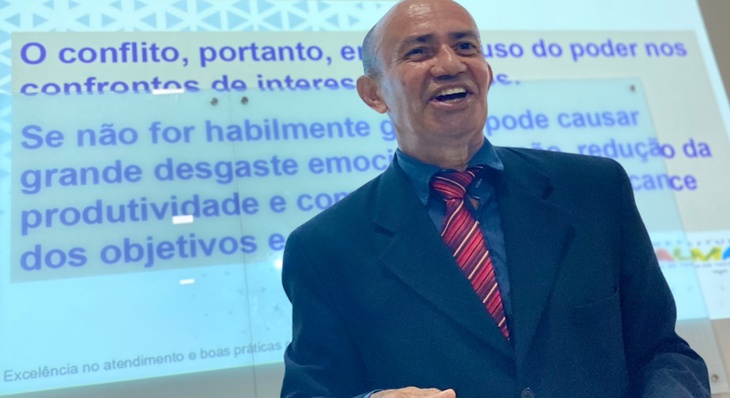 Conceituações para  prestação de serviços com excelência foram repassadas de maneira leve e descontraída por José Filadelfo da Silva