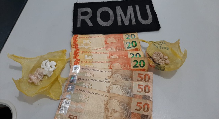 Drogas e dinheiro foram apreendidos durante operação da Romu