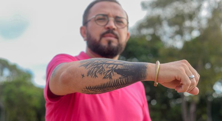 Assistente social Francisco de Assis Neves atesta a necessidade de cuidados especiais com as tatuagens