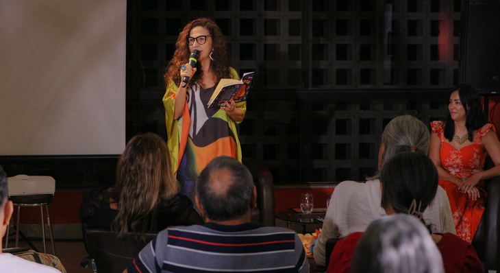 Gislene Camargos realizou o lançamento do livro na 31ª edição do Projeto Roda Literária, na Biblioteca Municipal Jornalista Jaime Câmara