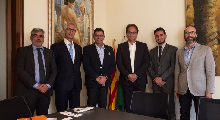Amastha  e empresários espanhóis na Câmara  de Comércio Brasil-Catalunha, em Barcelona