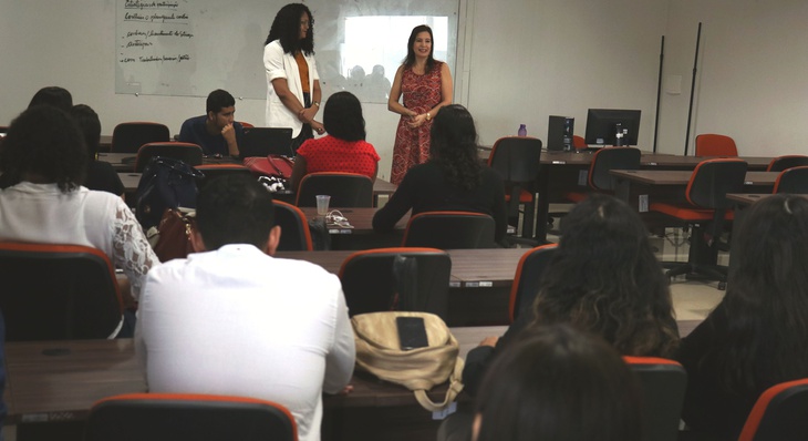 A instrutora do curso, Joana Paula Carvalho, foi apresentada pela presidente do IVM, Valéria Albino de Araújo Nunes, durante a abertura da capacitação
