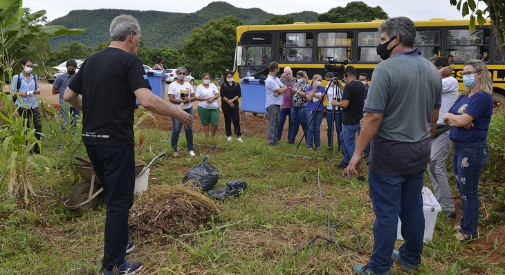 Oficina de compostagem foi realizada nas imediações da ETI Rural Fidêncio Bogo